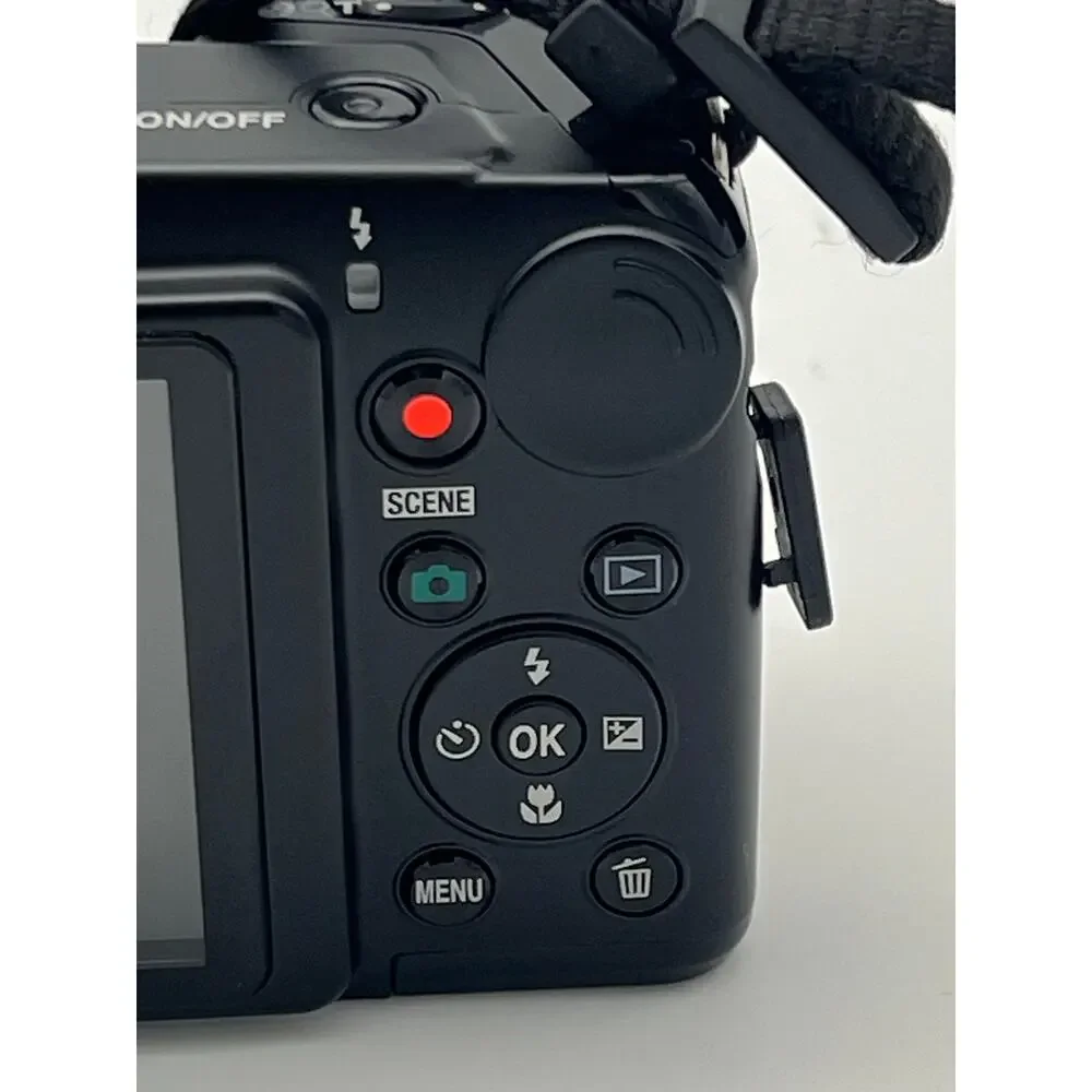 Nikon Coolpix L105 digital camera - tested & works
